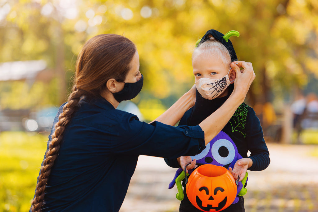 5 Useful Tips for Safe Trick-or-Treating this Halloween